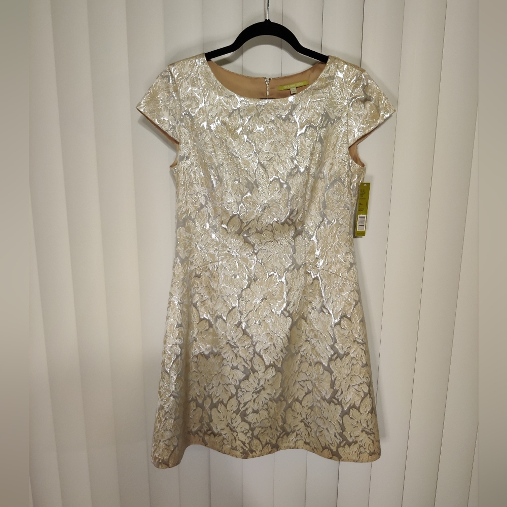 NWT Gianni Bini Cream and Silver Floral Dress Size 6 - Picture 1 of 4